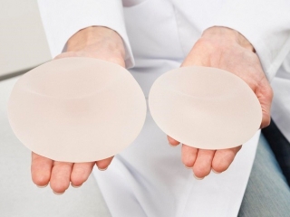 Cách chọn size túi ngực phù hợp và những lưu ý khi nâng ngực